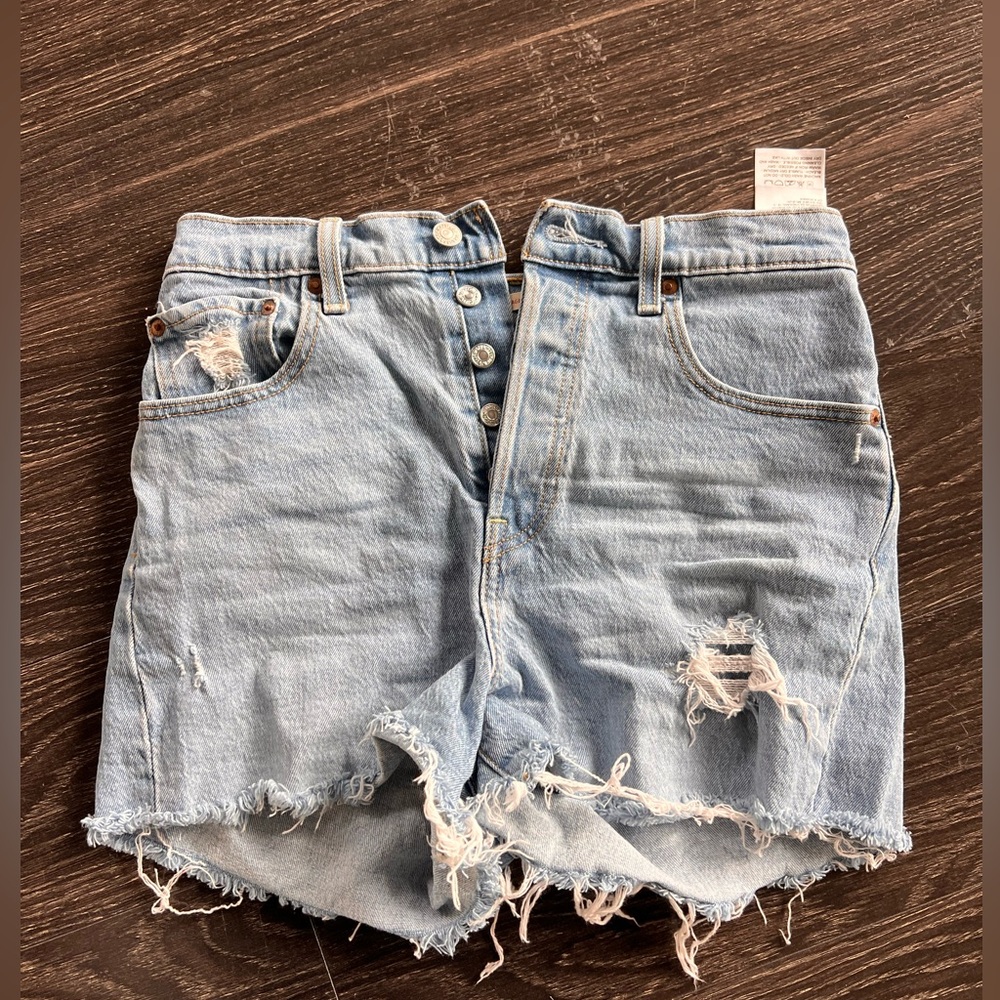 LEVIS ribcage Jean shorts 28